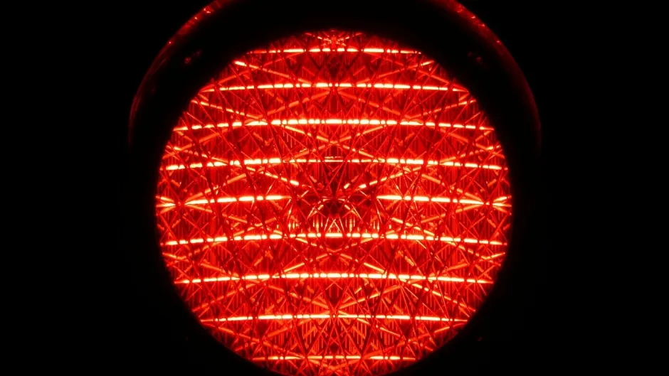 rote_ampel_traffic-light-6010_1920_c._Hans_Braxmeier_Pixabay